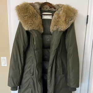 Aritzia St. Moritz (Babaton) Parka Large - Olive Green. Excellent condition